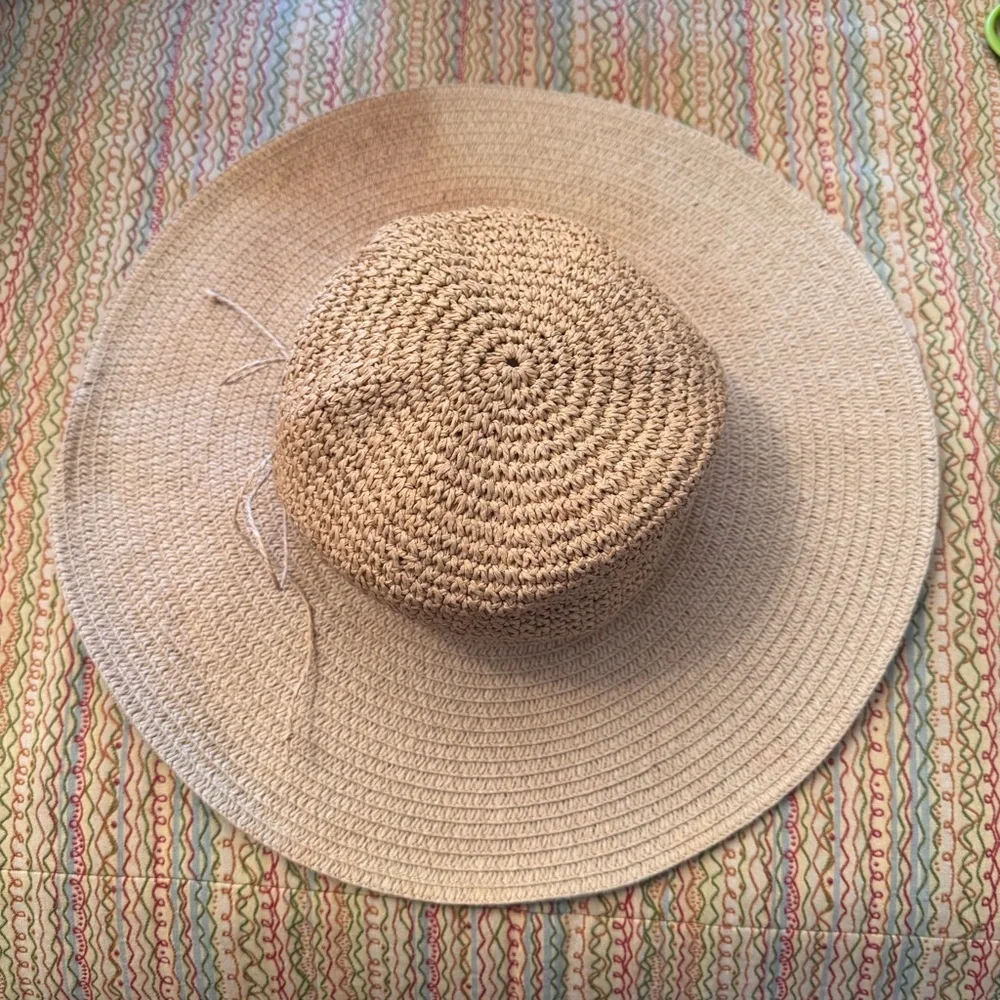 Cappelli Straworld Classic Beige Wide-Brim Hat Paper Braid Safari